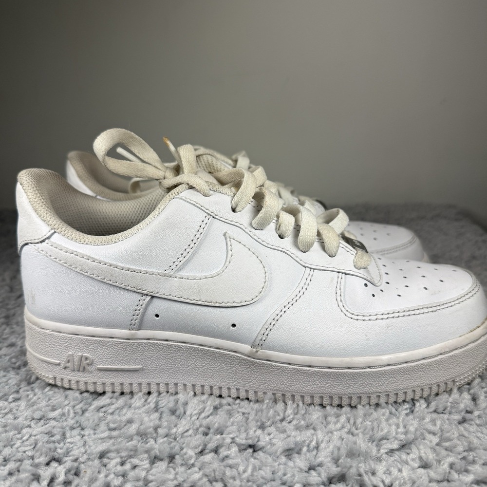 Nike Air Force 1 '07 Low Men's Size 7 Triple White CW2288-111 Pre-Owned